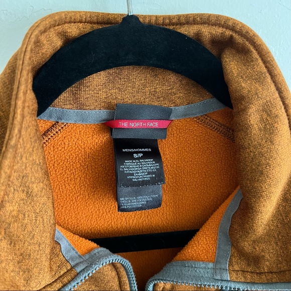 The North Face - Quarter Zip Fleece - Picture 3 of 4